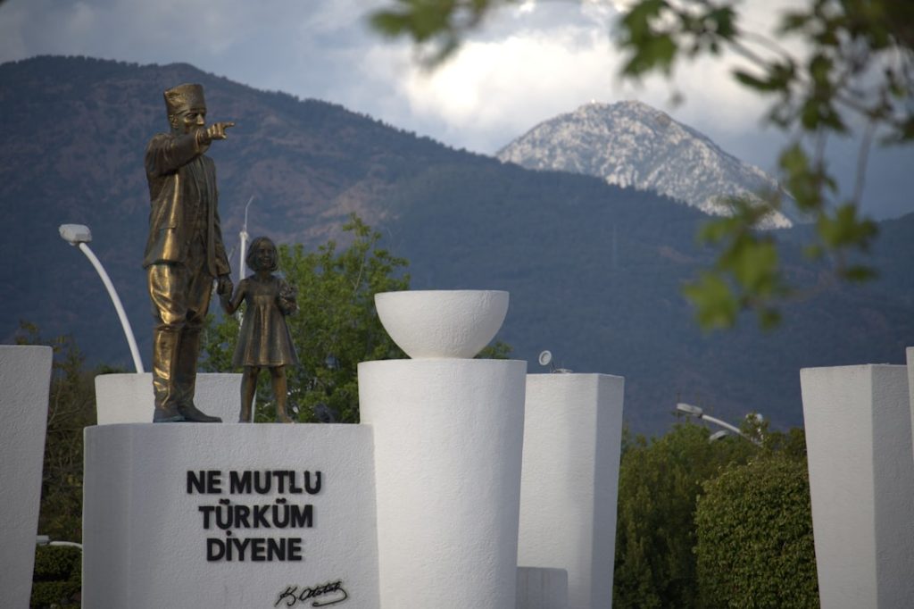 Artvin Hopa Gezilecek Yerler – En Güzel Doğal ve Tarihi Noktalar!