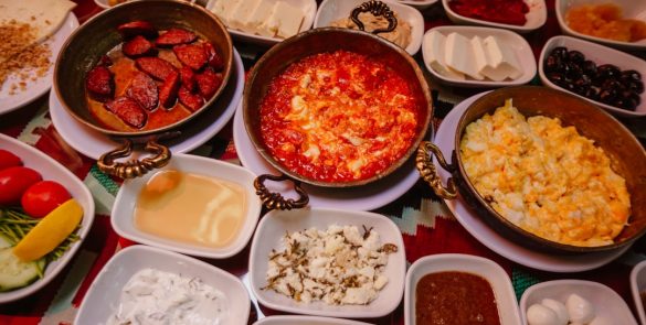 Balikesir-Bigadic-Meshur-Yoresel-Yemekler-ve-En-Iyi-Restoranlar-585x295 Gezi Biletim | Sınırsız Keşifler, Sınırsız Heyecan!
