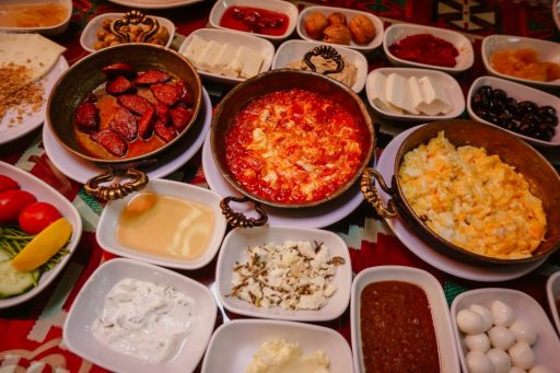 Balikesir-Manyas-Meshur-Yoresel-Yemekler-ve-En-Iyi-Restoranlar-scaled Gezi Biletim | Sınırsız Keşifler, Sınırsız Heyecan!